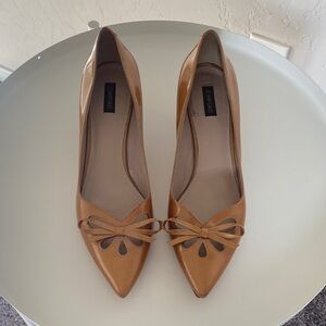 Joan & David Patten Leather Gold Pointed Toe Kitten Heels with Bow